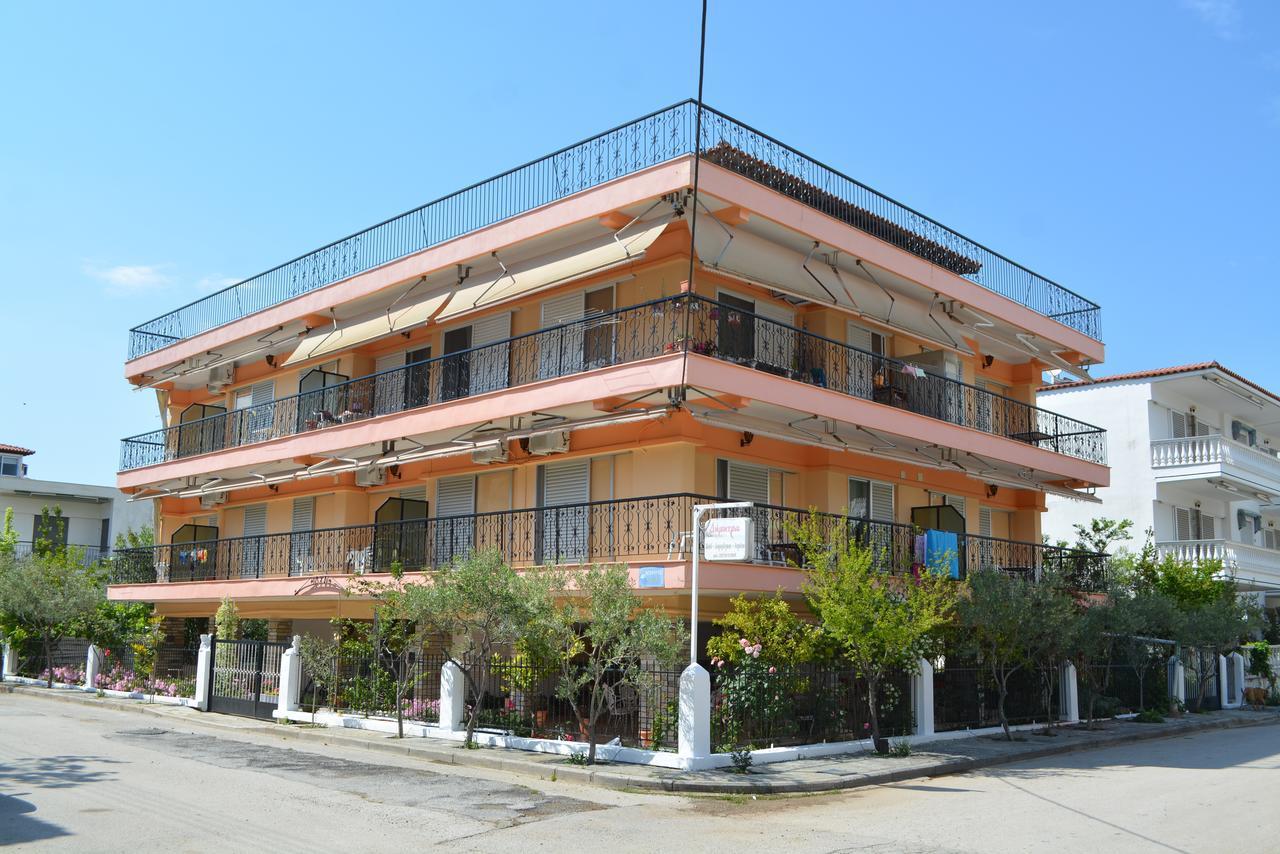 Apartments Dimitra Paralia Dionysiou Exterior photo