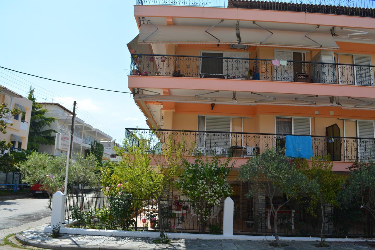 Apartments Dimitra Paralia Dionysiou Exterior photo