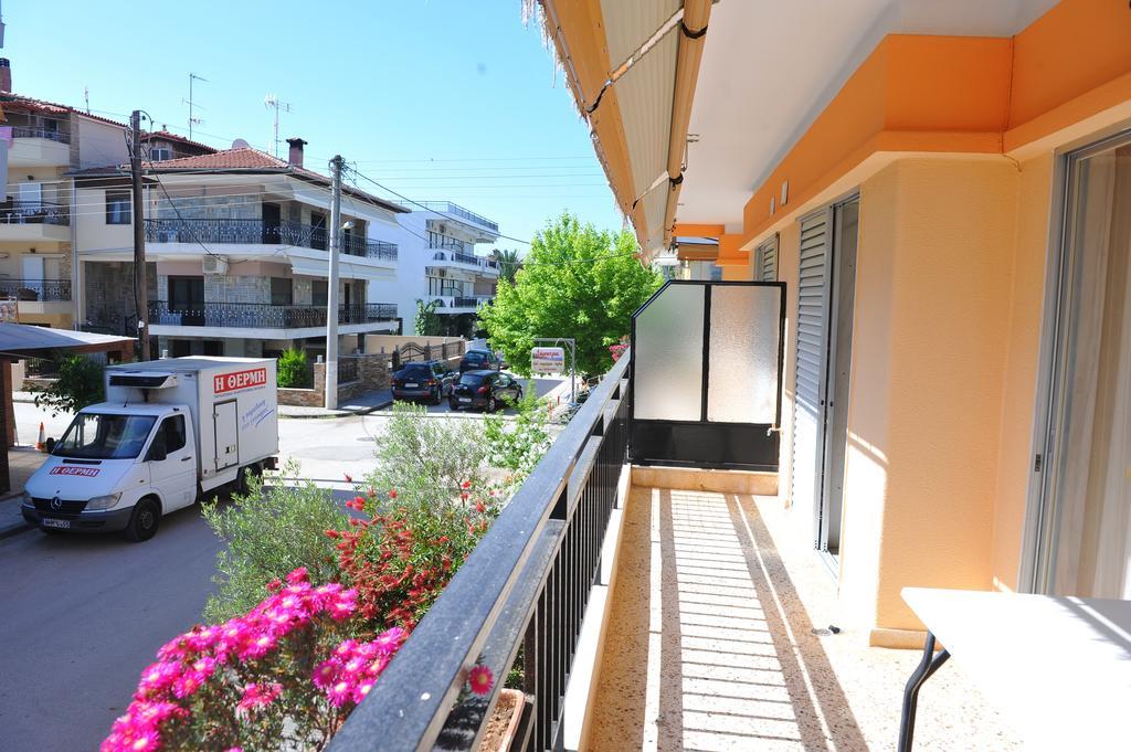 Apartments Dimitra Paralia Dionysiou Exterior photo